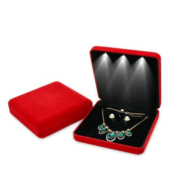 18x18x4.4cm Velvet LED smyckeskrin Halsband Örhänge Ring Gift Box Smycken som Visas förvaringsväska