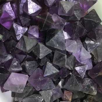 200g Naturlig ädelsten deep purple fluorit octahedron för dekoration