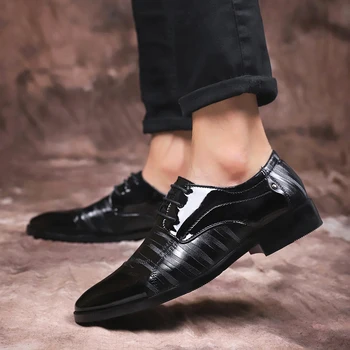 2019 Mode Män Business Skor i Mjukt Skinn Casual Skor för Män Oxfords Läder Skor Män Klassiska Svarta Skor Plus Size38-48