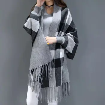 2020 Kvinnor Hösten Big In Kvinnliga Långa Ärmar Kap Utanför Street Wear Vintern Gul / Brun Stickad Rutig Kofta Vintage Sjal