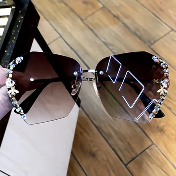 2020 Lyx Varumärke Design, Mode Garnityr bee Solglasögon för Kvinnor Vintage Diamond Lutning skugga solglasögon För Kvinnor Ny
