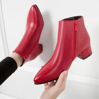 2020 Mode För Kvinnor Stövlar Casual Läder Låga Höga Klackar Spring Skor Kvinna Spetsig Tå I Gummi Vrist Stövlar Svart Röd Zapatos Mujer