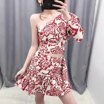 2020 nya kvinnor på sommaren passar tvådelade röd tryckt poplin asymmetrisk halsringning en ärm Rufsar topp trim&mini kjolar