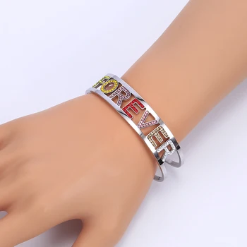 Guld Rostfritt Stål Armband för Kvinnor Färgglada Skinande Kristall Brev Manschett Armband för EVIGT Ristat Vänskap Öppna Armband
