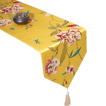 I klassisk Kinesisk Stil Pion Broderier Gul Löpare Röd Trollslända Tabell Flagga Dekoration för Matbord med Tofsar