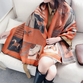 KOI HOPPA Europeiska och Amerikanska stil damer mode populära Transport mönster utskrift cashmere sjal varm halsduk bästa gåva