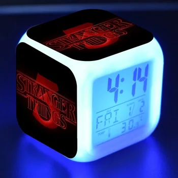 Konstigare Saker Glödande LED Väckarklocka 7 Färg Förändras Digital Väckarklocka Termometer Action Figur Leksak För Julklapp