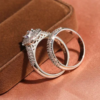 Lyx Kvinnliga Vit Kristall Stora Ringen Charm Silver Färg Förlovningsringar För Kvinnor Vintage Wedding Square Zirkon Vigselring Som