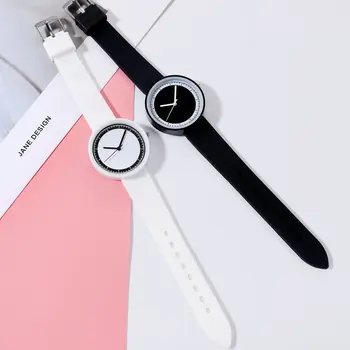 Mode För Kvinnor Klocka Silikon Stropp Damer Kvarts Armbandsur Casual Eller Nya Kreativa Klockan Födelsedagspresent Relogio Feminino 2020