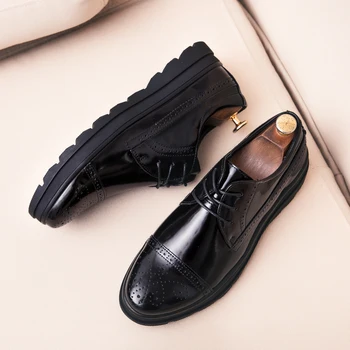 Män Dress Shoes Casual Läder Skor Män Mode Oxford Skor För Män Spetsig Tå Retro Lace-Up Eleganta Skor Gentleman Skor
