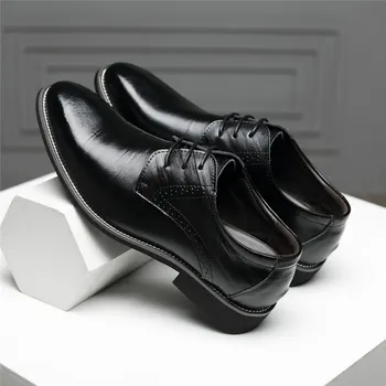 Ny anlända mens patent läder skor män klä skor lace Spetsig tå bröllop Företag part 3 färger stor storlek Lyx Oxfords