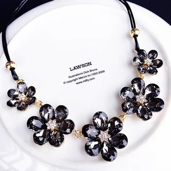 Nya Kristall Blomma Hänge Halsband Kvinnor är Kort, Enkelt Nyckelbenet Kedja Mode för Kvinnor Halsband Smycken