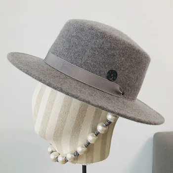 Ull Brett Brätte Porkpie Fedora Hatt Pearl chain dekoration Kände Hat platt topp retro Hepburn årets röda kände hat