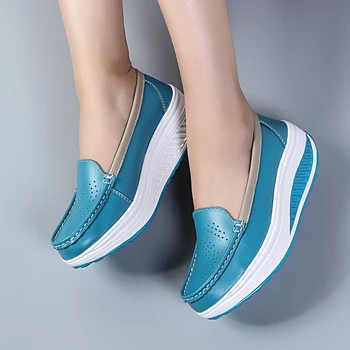 2020 Våren Kvinnor Flats Skor Platform Sneakers Skor Kvinna Casual Läder Skor Slip-on Lägenheter Creepers Mockasiner