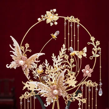 JaneVini Senaste Designer Kinesisk Brud Fan Bukett Guld Tofsar Handgjorda I Metall Runda Fan Konstgjorda Blommor Bröllop Tillbehör